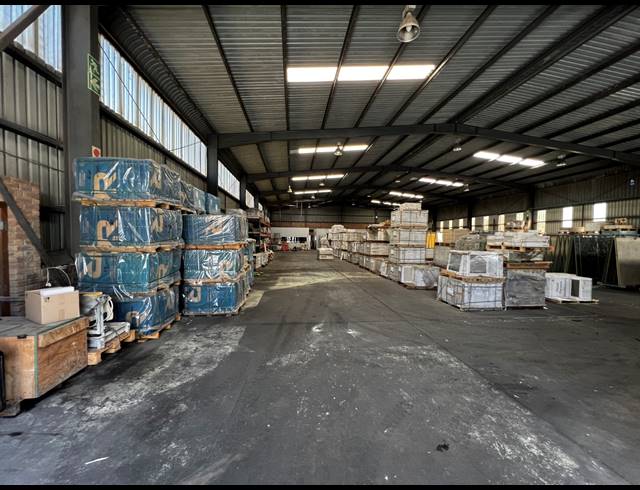 1,273M² WAREHOUSE FOR SALE IN AIRPORT INDUSTRIA